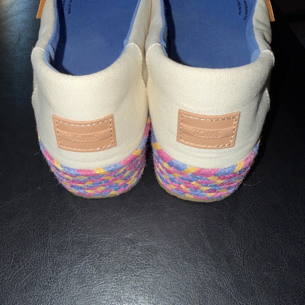 Tom's Frida Kahlo Excellent Preowned Shoes Sz 10 - Picture 7 of 8